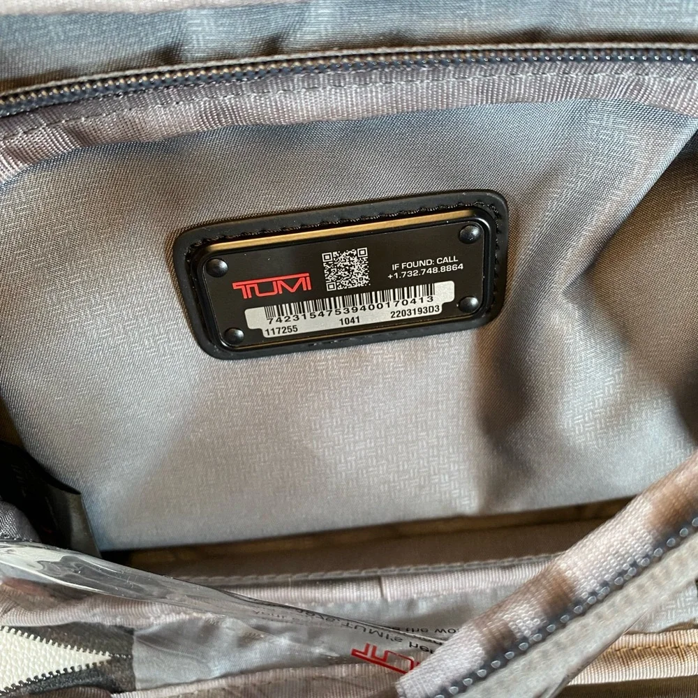 Tumi Alpha Split Travel Kit 117255-1041 Black